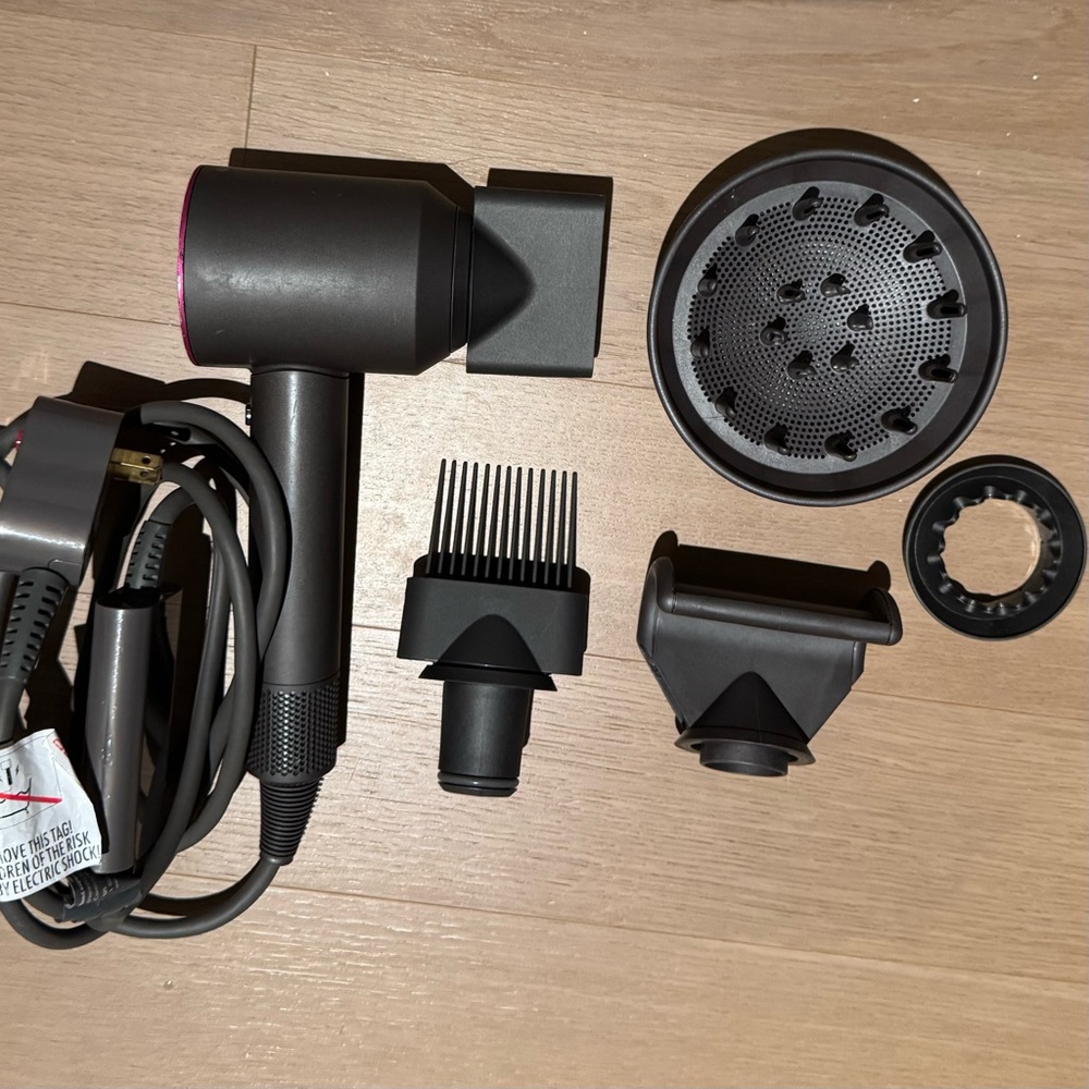 Dyson Supersonic Hair Dryer w/ 5 Attachments Iron/Fuschia
